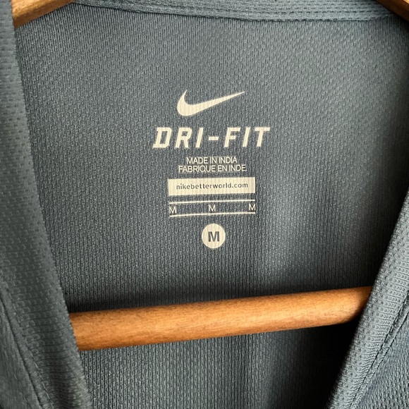 Set of 4 Nike dry fit mens T-shirts - Picture 2 of 8